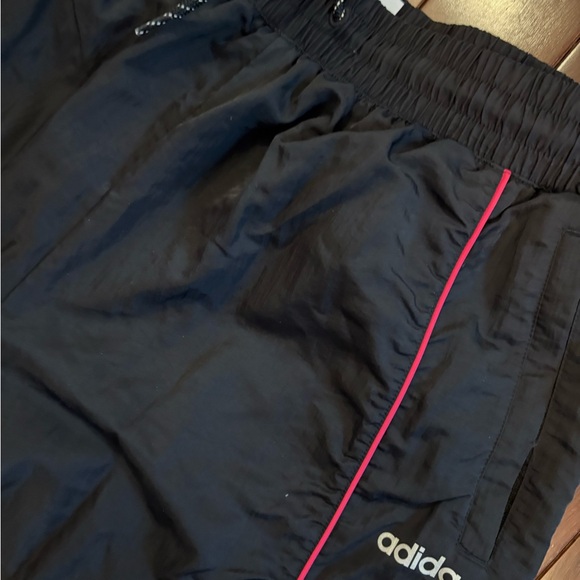 adidas Originals tech trefoil utility pant and jacket in black - Picture 7 of 9